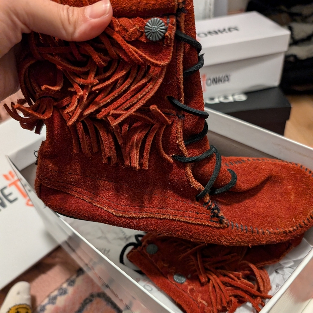 Minnetonka vintage red booty moccasins size 7